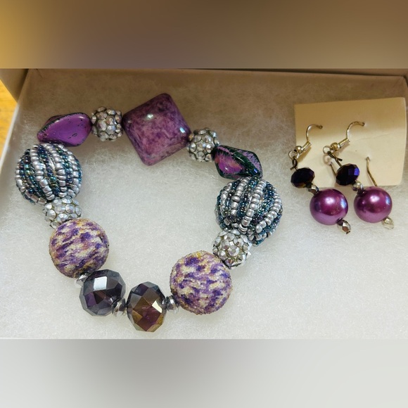 Earrings & stretch bracelet set. New. Colors of silver, pearl, purple. - Picture 2 of 2